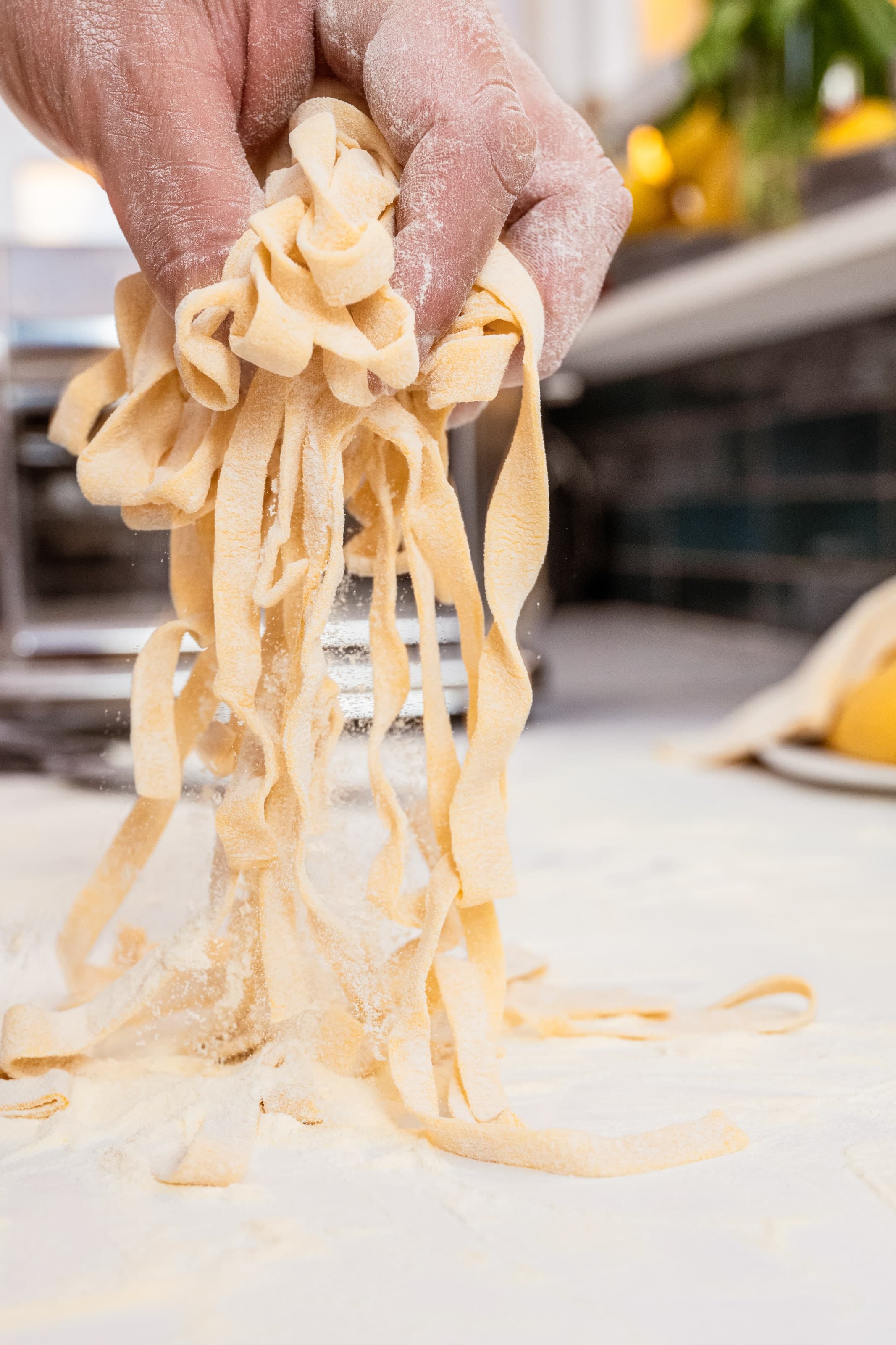 <p>COOKING CLASSES <br> IN A LEMON GROVE</p>-1